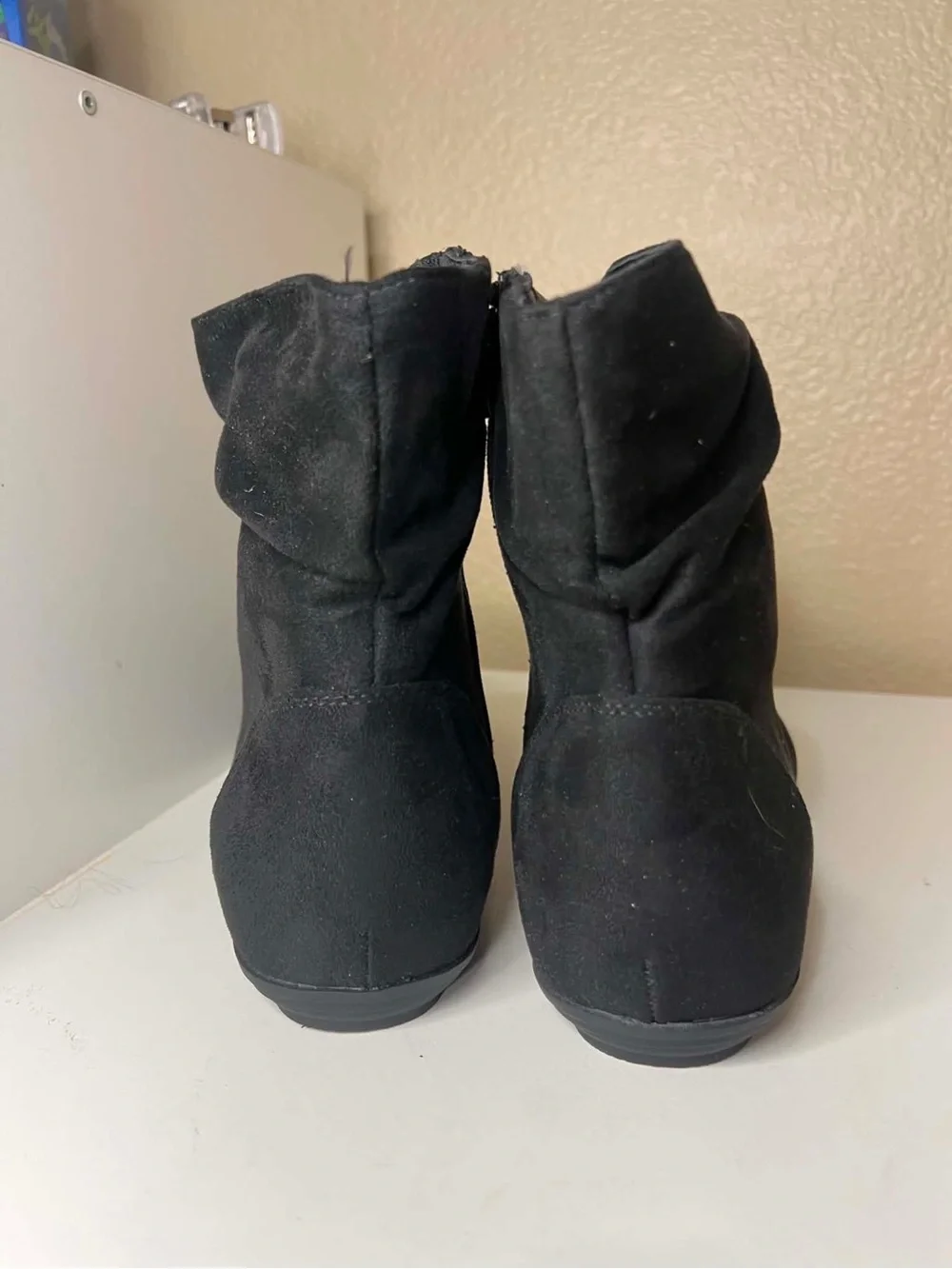 Luoika Black Faux Suede Slouchy Ankle Boots Side Zip Comfort Booties Size 9